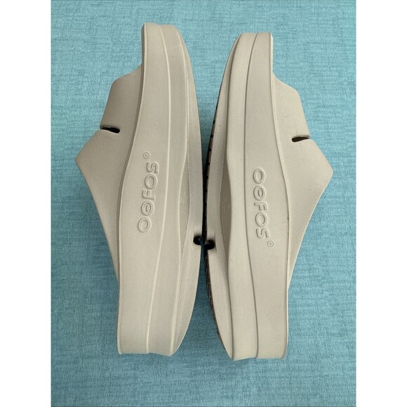 Women’s 7 OOFOS Oomega Ooahh Nomad 100% Original Cream Ivory Thick Sole Slides - Picture 5 of 8